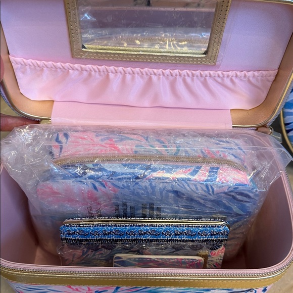 NWT Lilly Pulitzer Carry-On Luggage Set, Kaleidoscope 5 Piece Set, So Beautiful - Picture 8 of 16